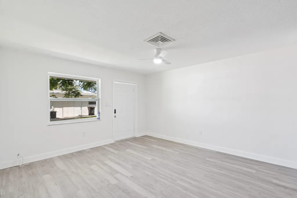 662 Granada Street Fort Pierce FL 34949