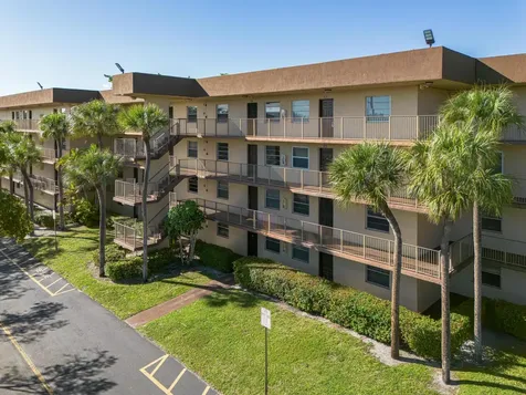 3121 NW 47th Terrace Lauderdale Lakes FL 33319