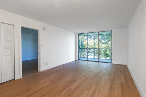 3121 NW 47th Terrace Lauderdale Lakes FL 33319