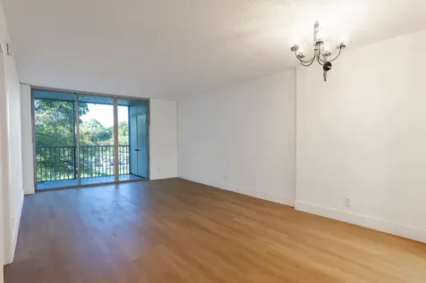 3121 NW 47th Terrace Lauderdale Lakes FL 33319