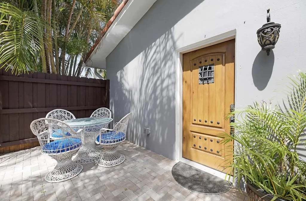 2740 SE 1st Court Pompano Beach FL 33062