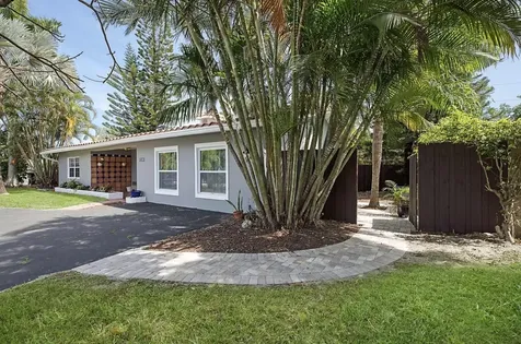 2740 SE 1st Court Pompano Beach FL 33062