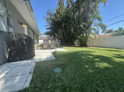 2740 SE 1st Court Pompano Beach FL 33062