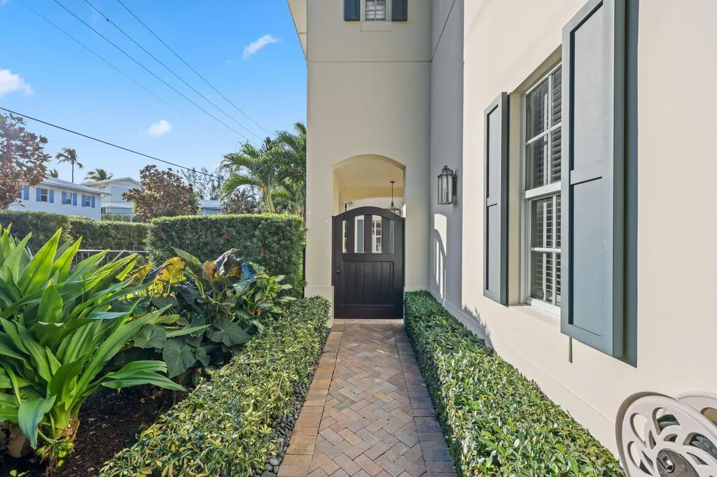 1028 Bay Street Delray Beach FL 33483