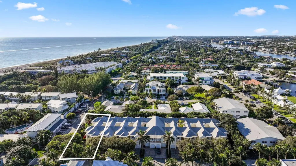 1028 Bay Street Delray Beach FL 33483