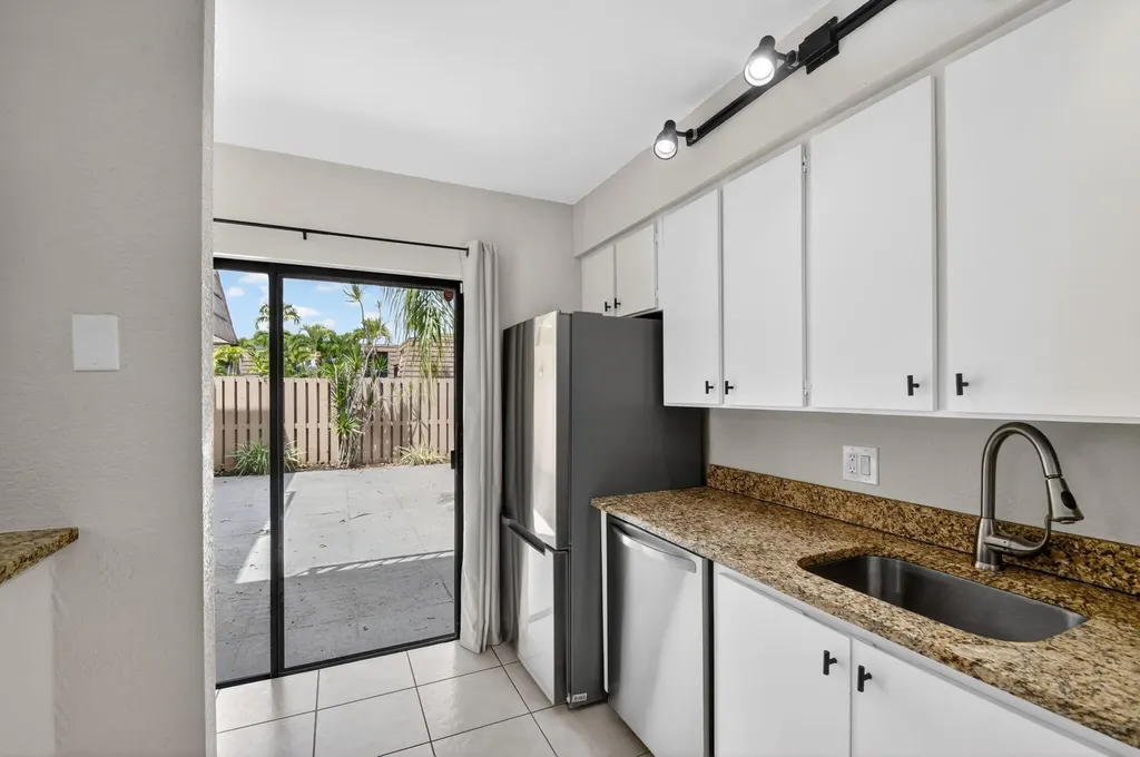 904 9th Court Palm Beach Gardens FL 33410