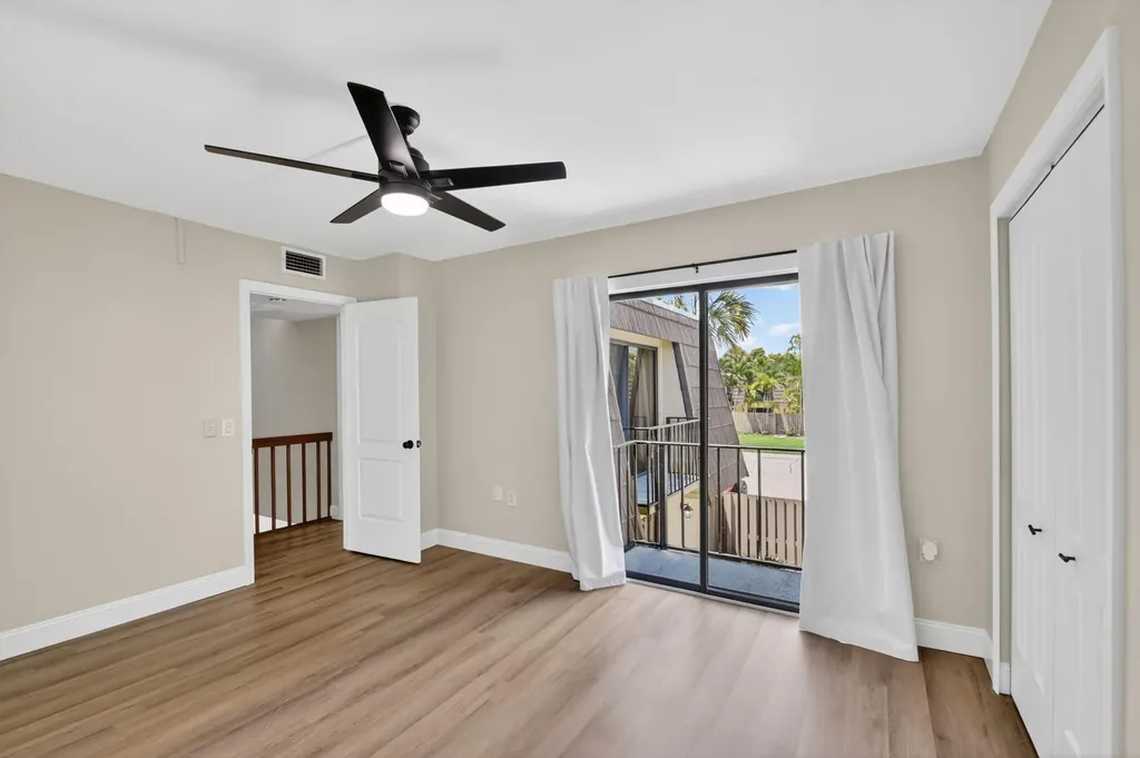 904 9th Court Palm Beach Gardens FL 33410