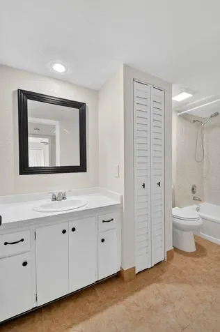 904 9th Court Palm Beach Gardens FL 33410