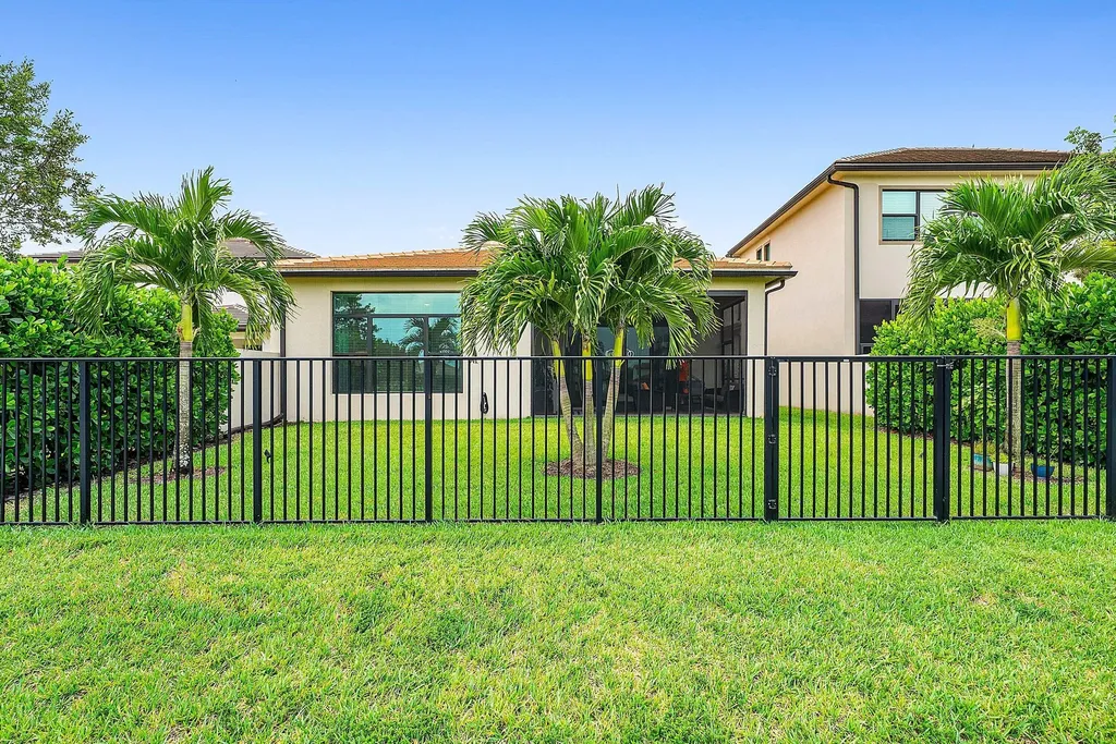 8884 Grand Prix Lane Boynton Beach FL 33472