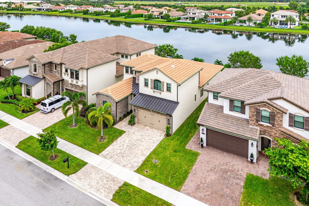 8884 Grand Prix Lane Boynton Beach FL 33472