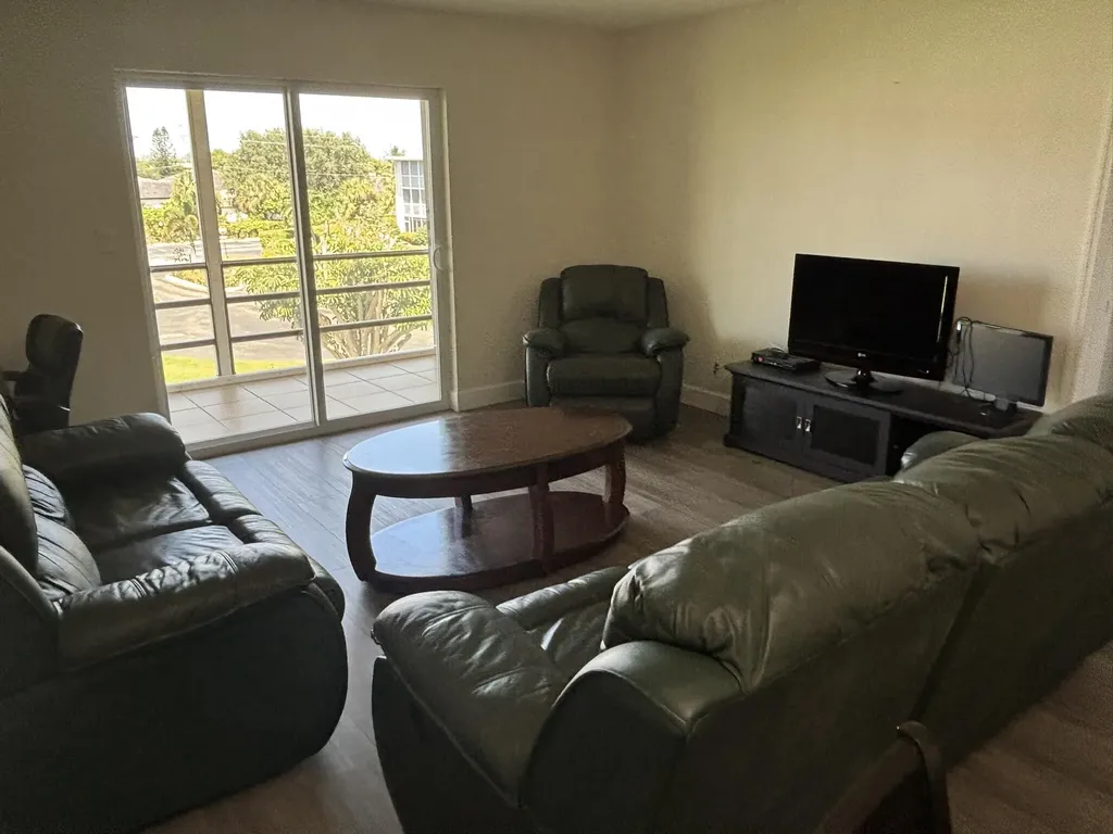 2668 Garden Drive N Lake Worth Beach FL 33461