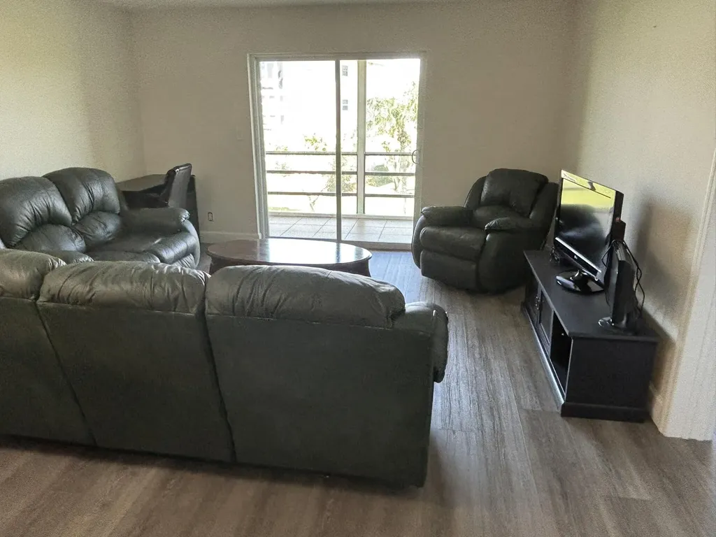 2668 Garden Drive N Lake Worth Beach FL 33461