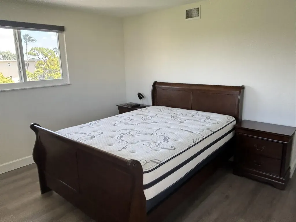 2668 Garden Drive N Lake Worth Beach FL 33461