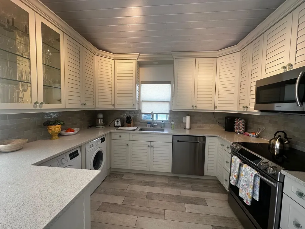 323 NE 7th Avenue Delray Beach FL 33483
