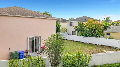 12028 NW 13th Street Pembroke Pines FL 33026