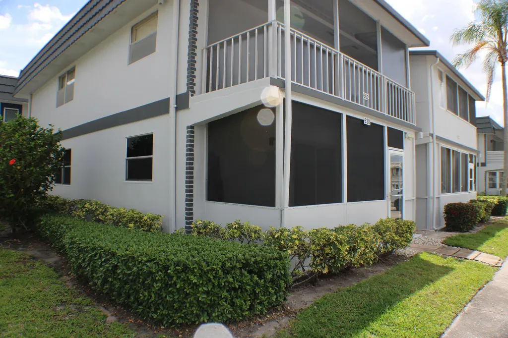 638 Saxony N Delray Beach FL 33446