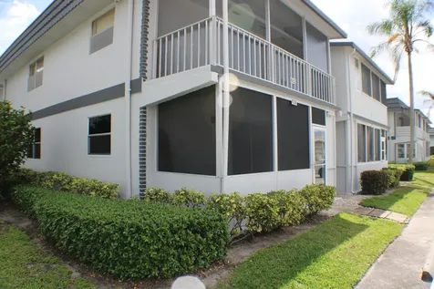 638 Saxony N Delray Beach FL 33446