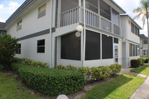 638 Saxony N Delray Beach FL 33446