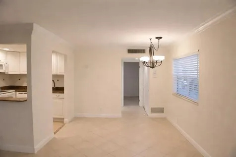 638 Saxony N Delray Beach FL 33446