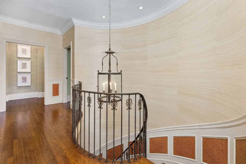 246 Emerald Lane Palm Beach FL 33480