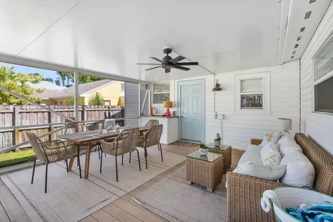 215 S Palmway Lake Worth Beach FL 33460