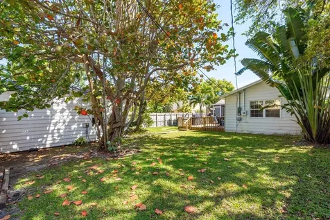 215 S Palmway Lake Worth Beach FL 33460