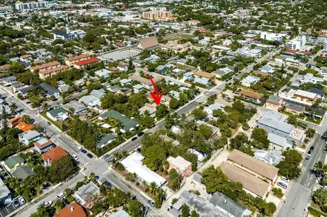 215 S Palmway Lake Worth Beach FL 33460
