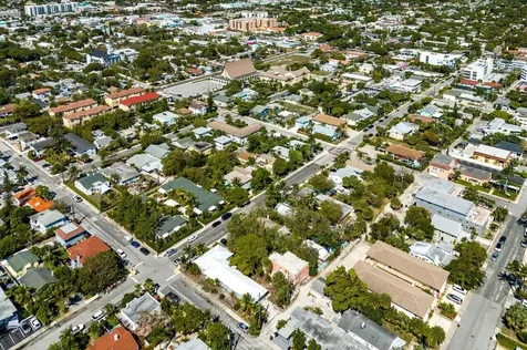 215 S Palmway Lake Worth Beach FL 33460