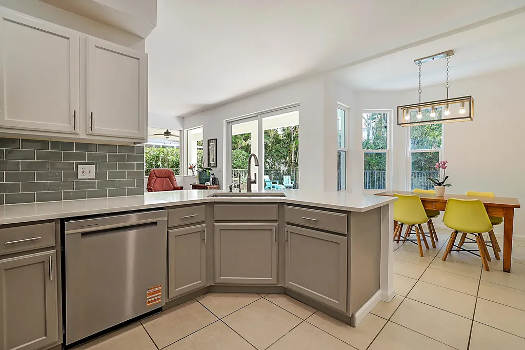 458 Woodview Circle Palm Beach Gardens FL 33418