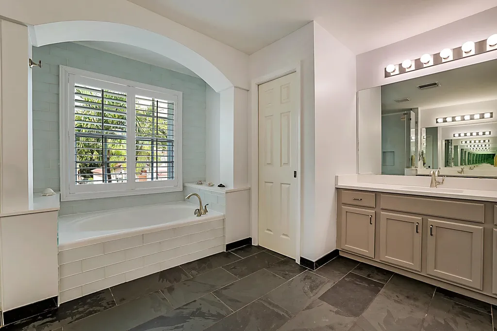 458 Woodview Circle Palm Beach Gardens FL 33418