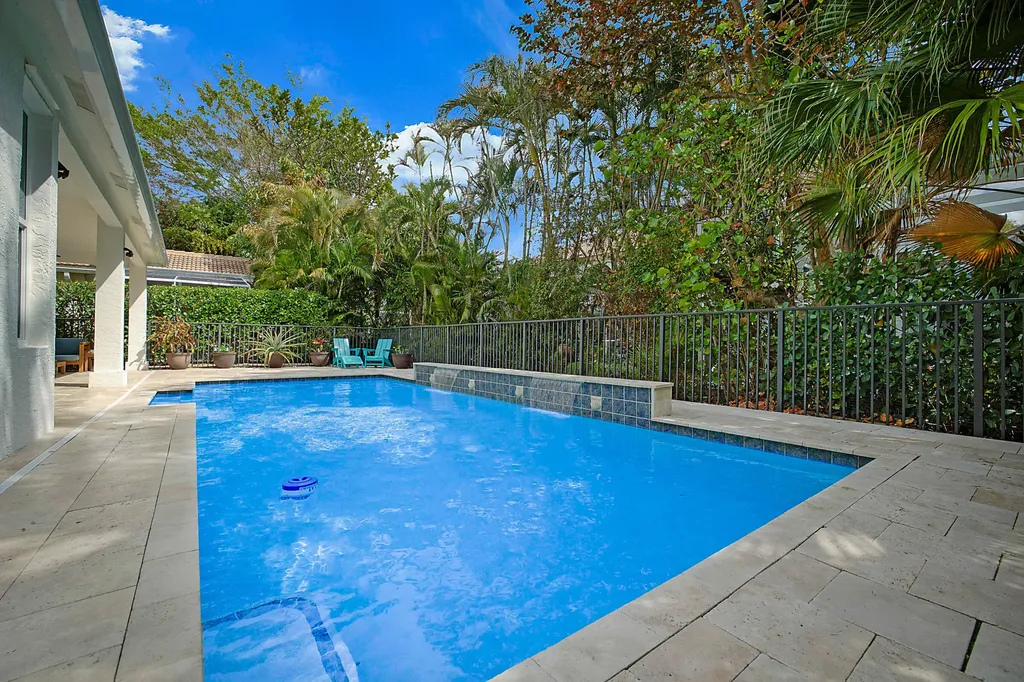 458 Woodview Circle Palm Beach Gardens FL 33418
