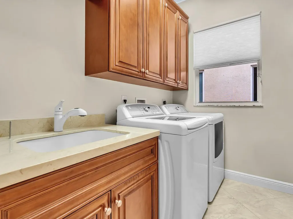 4167 NW 55th Place Boca Raton FL 33496