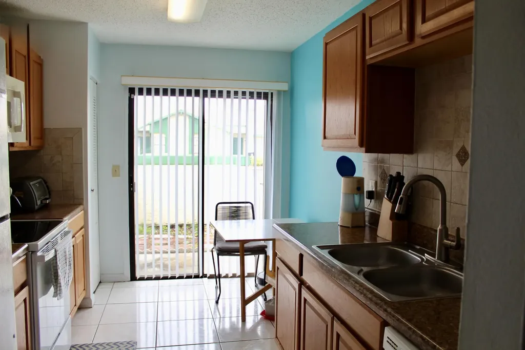 566 SW Sara Boulevard Port St Lucie FL 34953