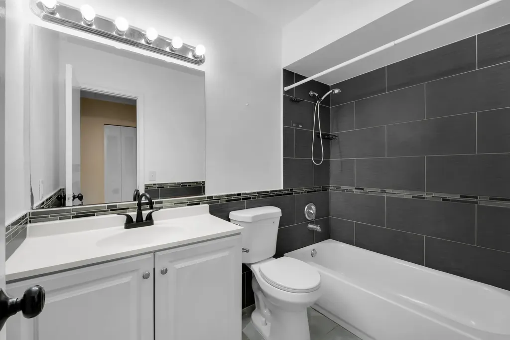 2070 NW 109th Avenue Sunrise FL 33322