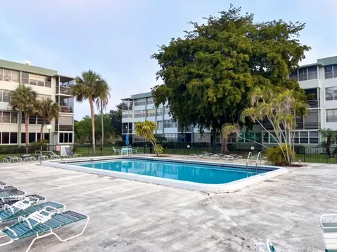 2741 Taft Street Hollywood FL 33020