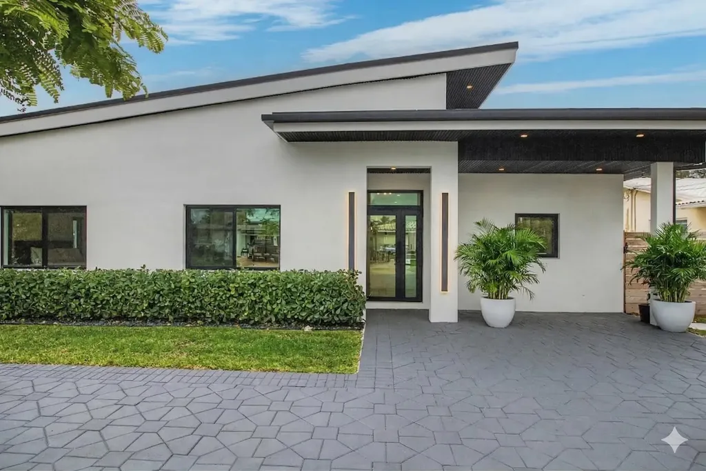 2634 SE 14th Street Pompano Beach FL 33062