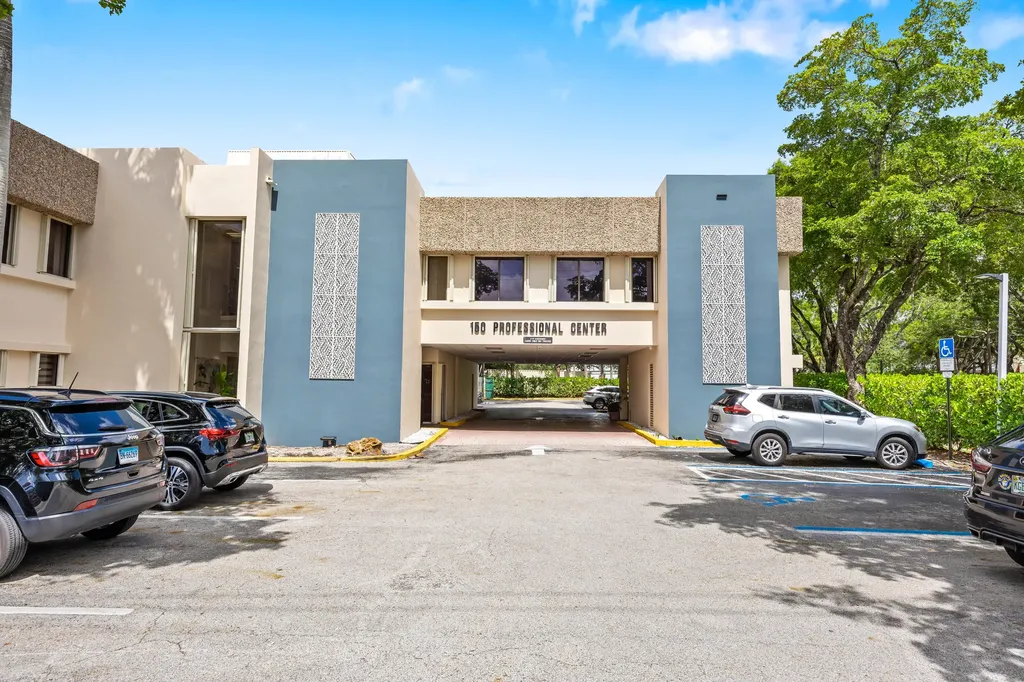 150 NW 70th Avenue Plantation FL 33317