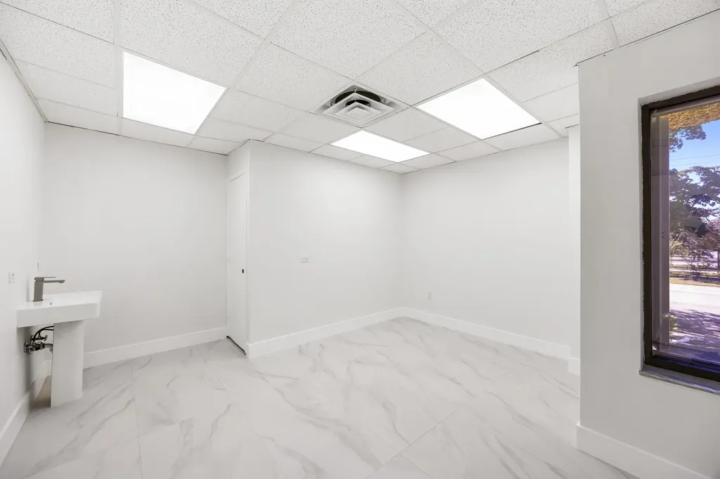 150 NW 70th Avenue Plantation FL 33317