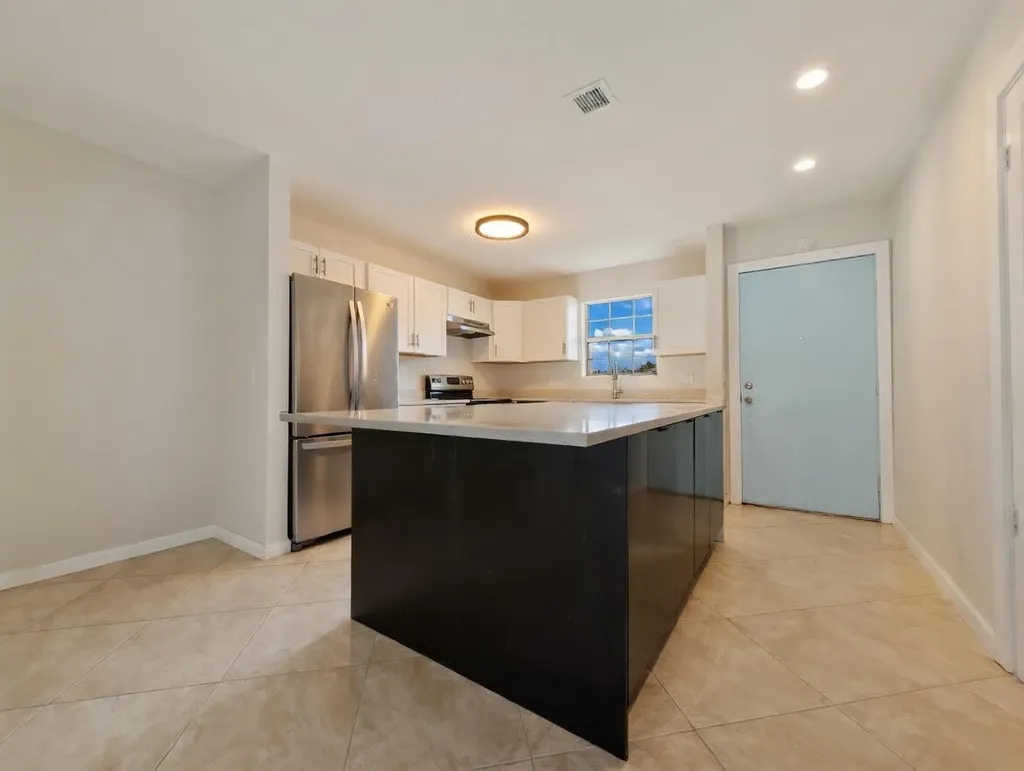 3351 NW 85th Coral Springs FL 33065