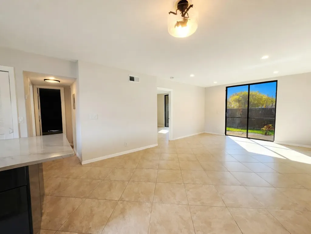 3351 NW 85th Coral Springs FL 33065