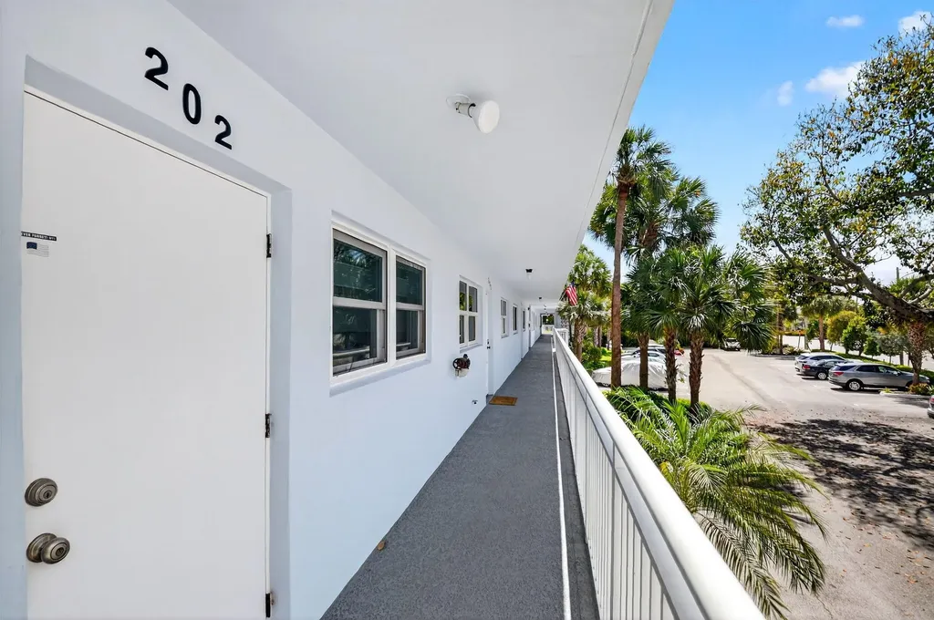 2010 S Federal Highway Boynton Beach FL 33435