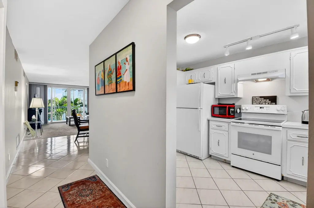 2010 S Federal Highway Boynton Beach FL 33435