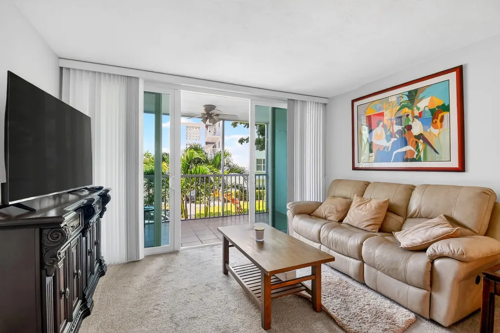 2010 S Federal Highway Boynton Beach FL 33435