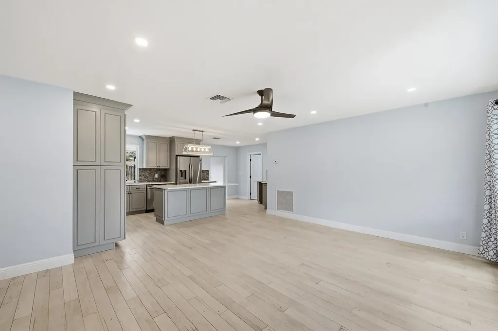 2120 NE 62nd Court Fort Lauderdale FL 33308