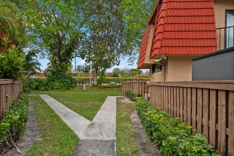 8237 Severn Drive Boca Raton FL 33433