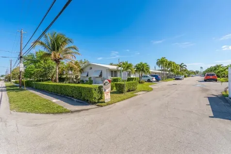 722 Ridge Road Lantana FL 33462