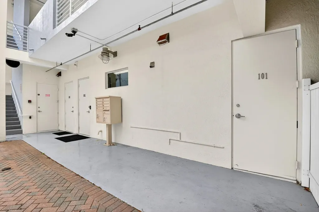 103 SE 4th Avenue Delray Beach FL 33483