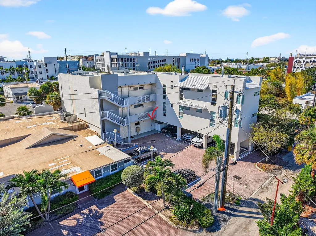 103 SE 4th Avenue Delray Beach FL 33483