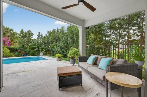2455 Primrose Place Oakland Park FL 33309