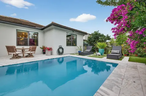 2455 Primrose Place Oakland Park FL 33309